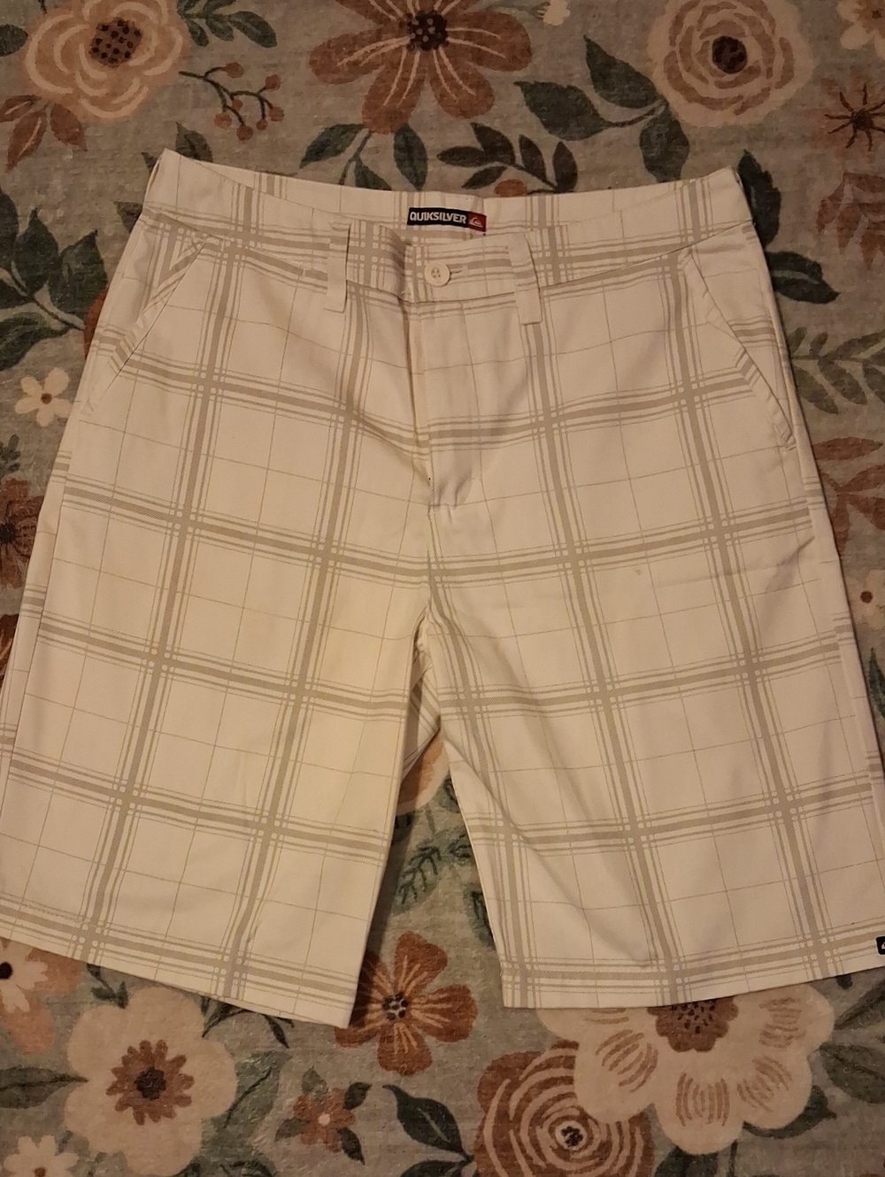 Quiksilver White Plaid Men's Casual Shorts